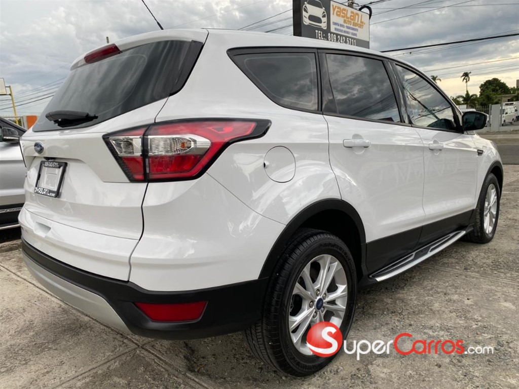 2017 Ford Escape SE — foto 11 / 12