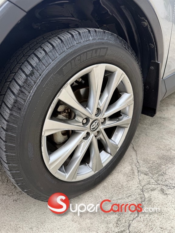 2018 Toyota RAV4 Limited — foto 6 / 9