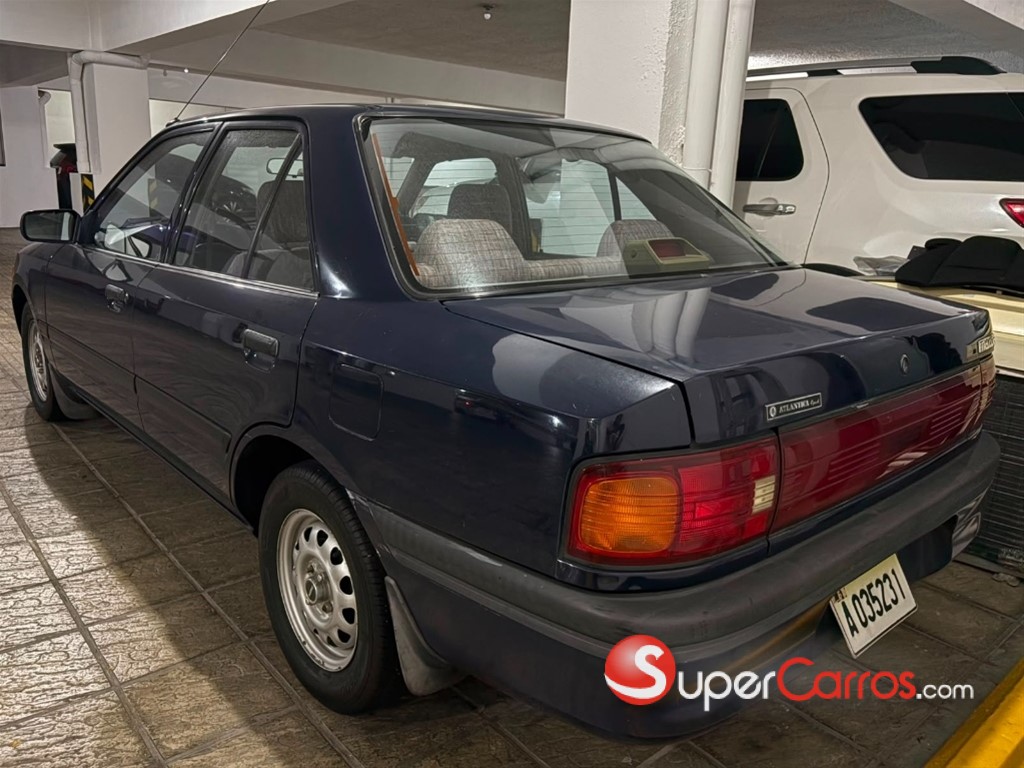 1992 Mazda 323 — foto 5 / 12
