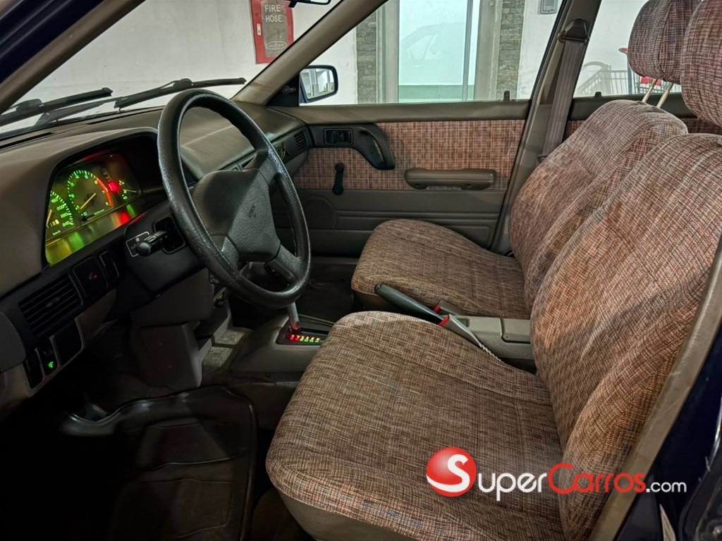 1992 Mazda 323 — foto 7 / 12
