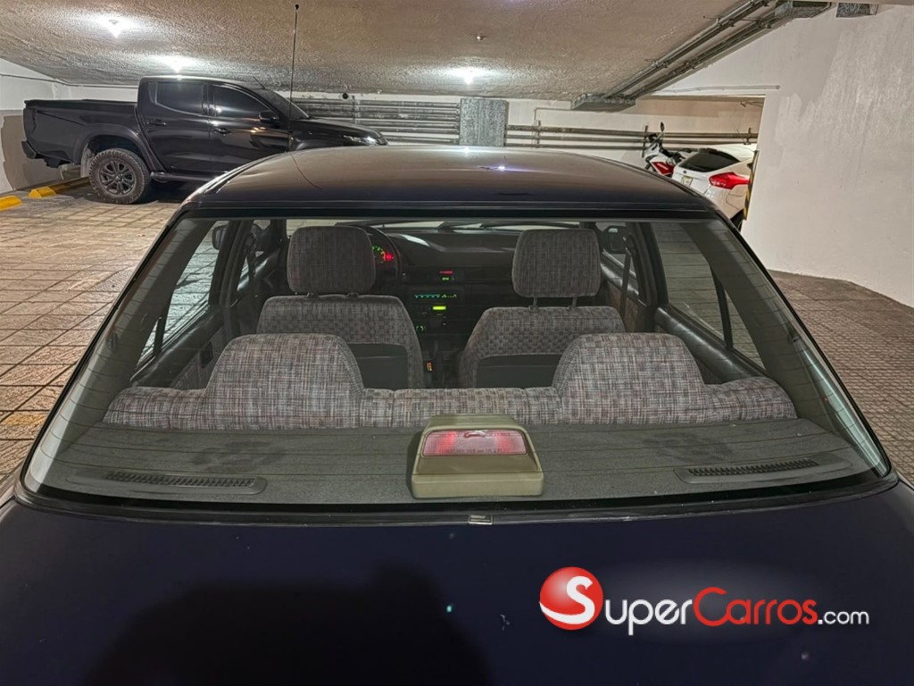 1992 Mazda 323 — foto 8 / 12