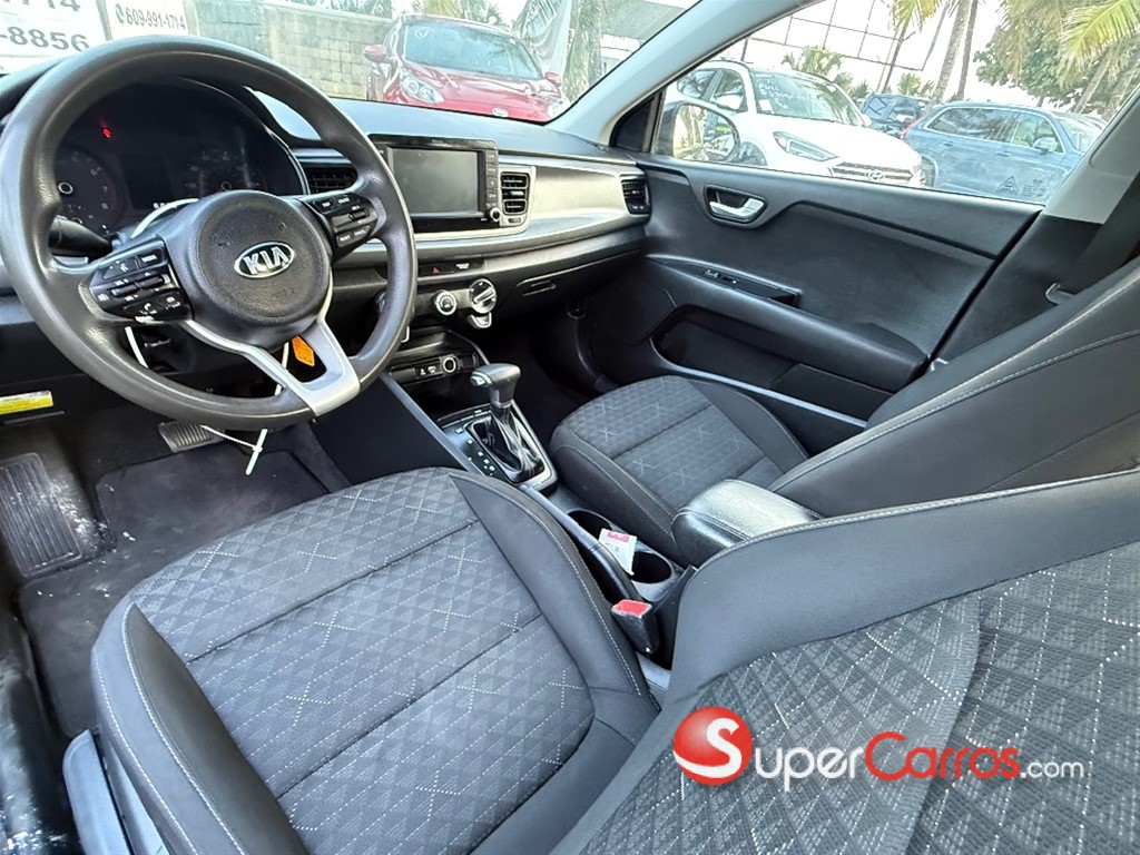 2020 Kia Rio — foto 12 / 12