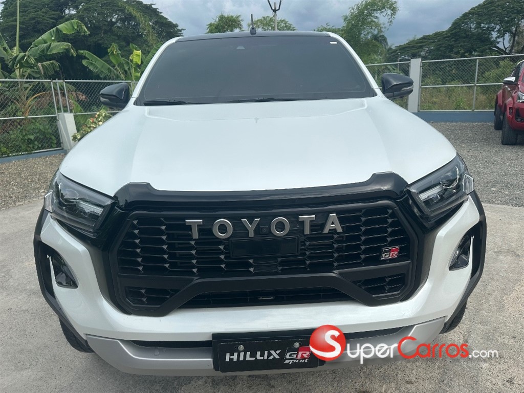 2024 Toyota Hilux GR Sport — foto 3 / 11