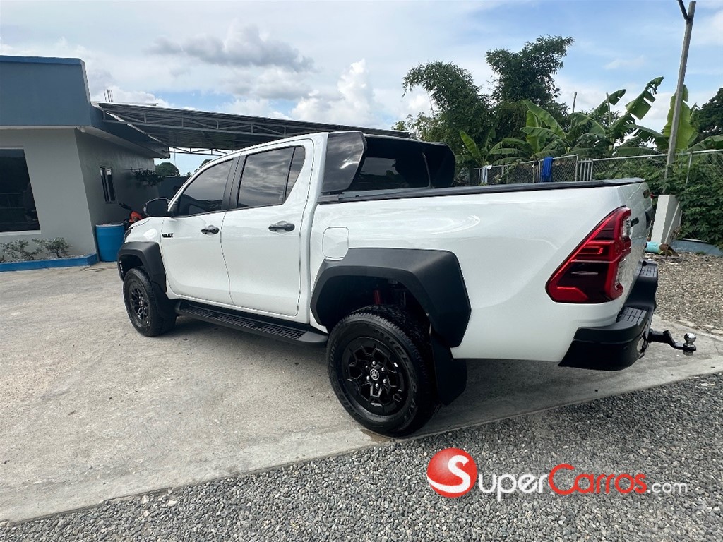 2024 Toyota Hilux GR Sport — foto 6 / 11