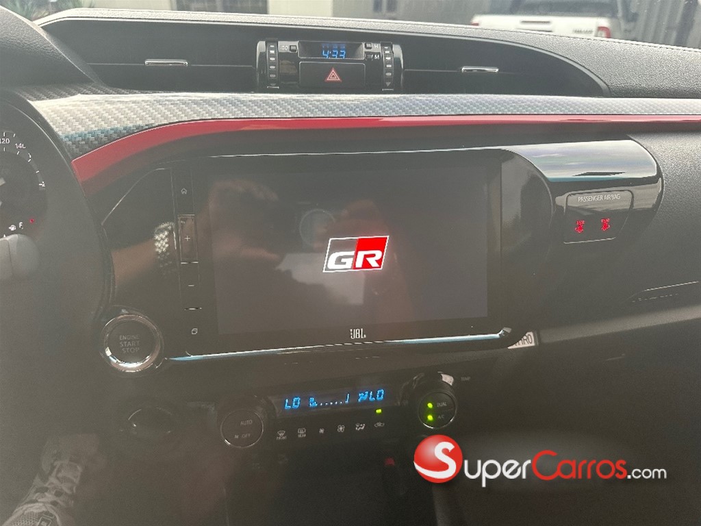 2024 Toyota Hilux GR Sport — foto 11 / 11