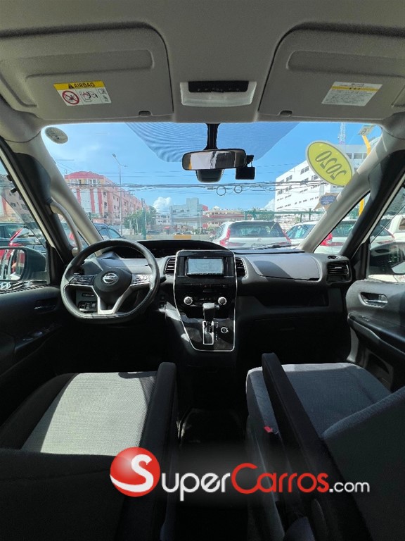 2020 Nissan Serena — foto 9 / 12