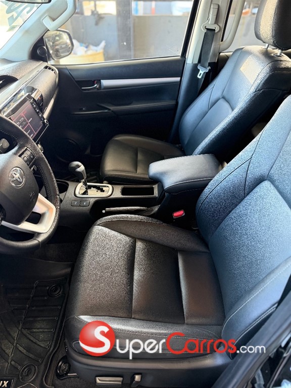 2022 Toyota Hilux SRV — foto 6 / 12