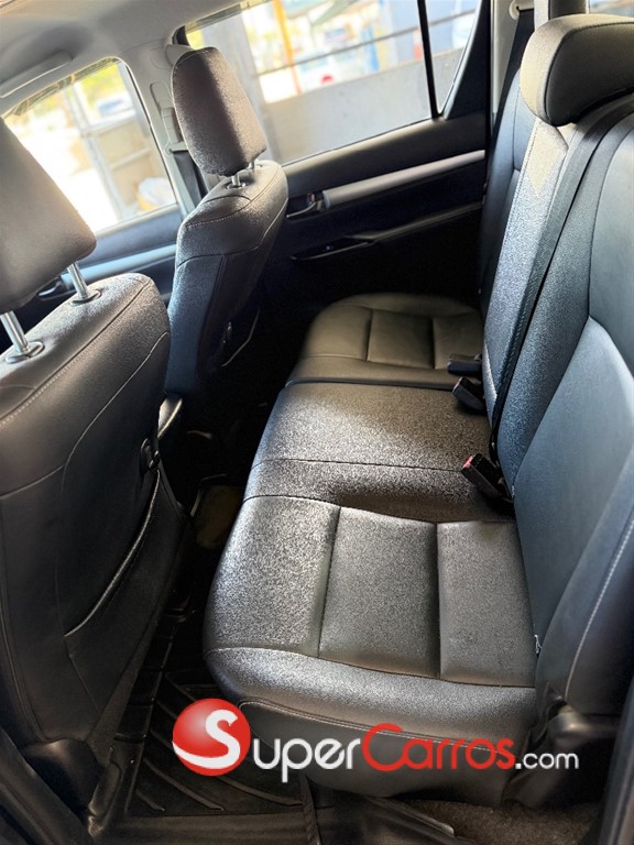 2022 Toyota Hilux SRV — foto 7 / 12