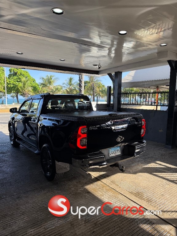 2022 Toyota Hilux SRV — foto 8 / 12