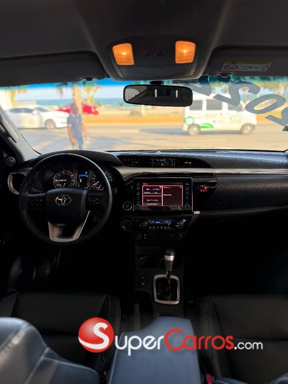2022 Toyota Hilux SRV — foto 11 / 12