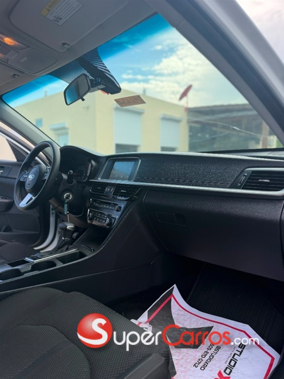 2020 Kia Optima — foto 5 / 8