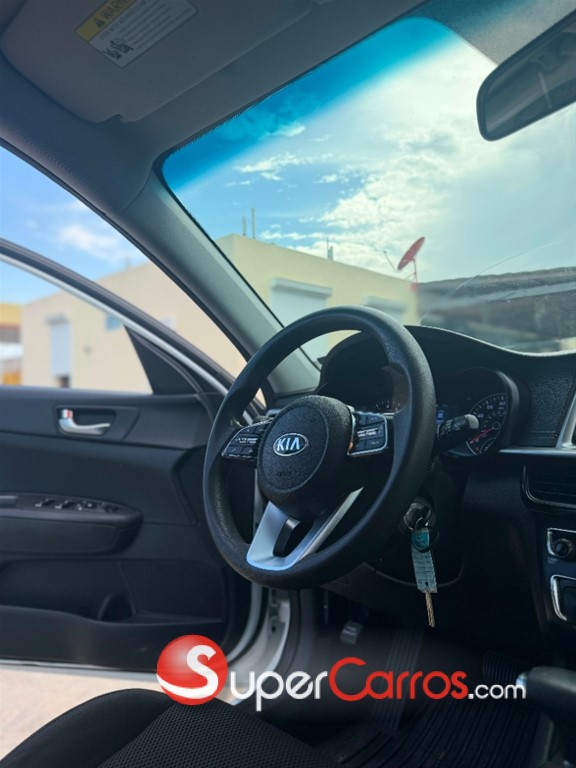 2020 Kia Optima — foto 7 / 8