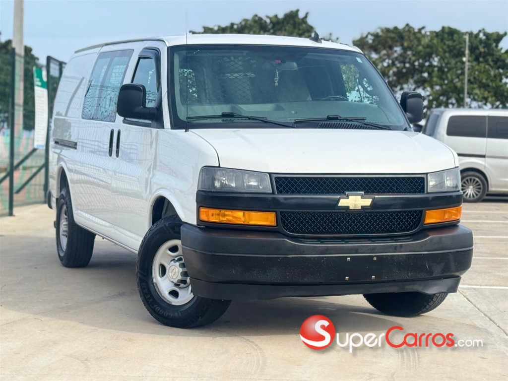 2020 Chevrolet Express — foto 2 / 12