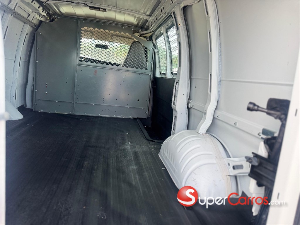 2020 Chevrolet Express — foto 9 / 12