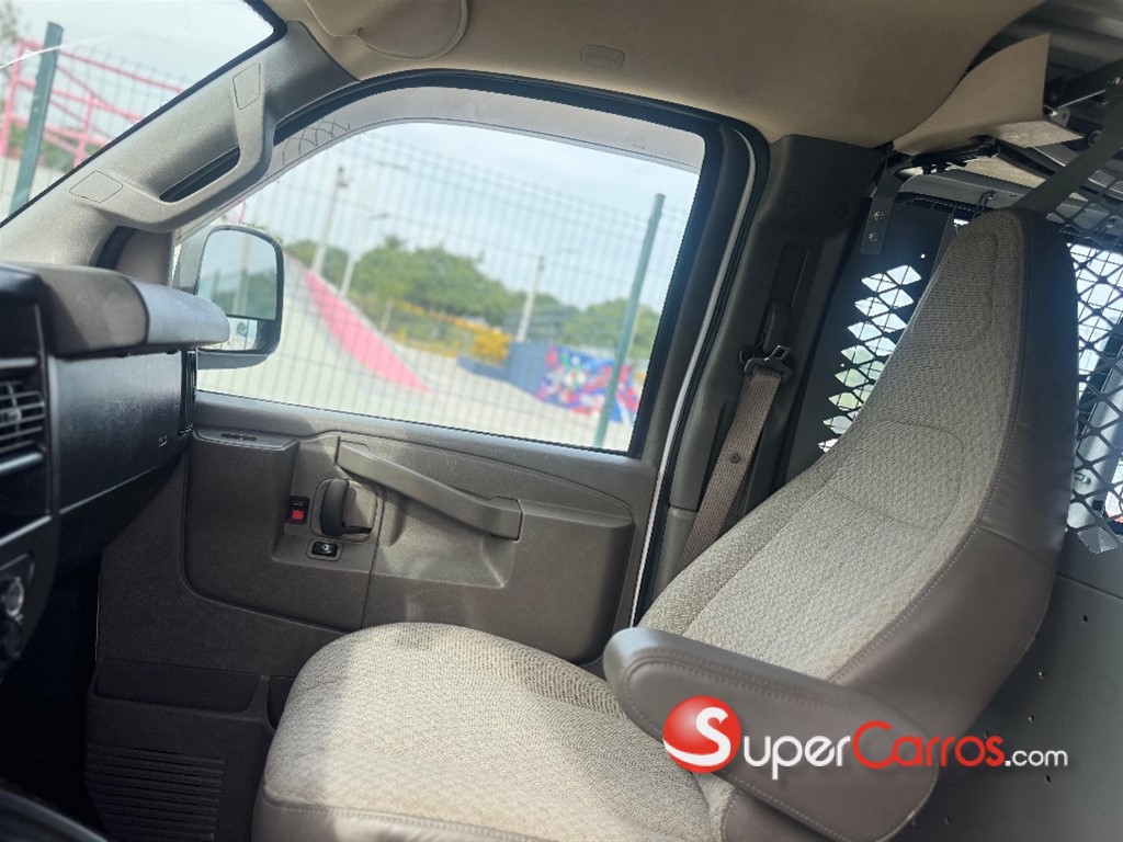 2020 Chevrolet Express — foto 10 / 12