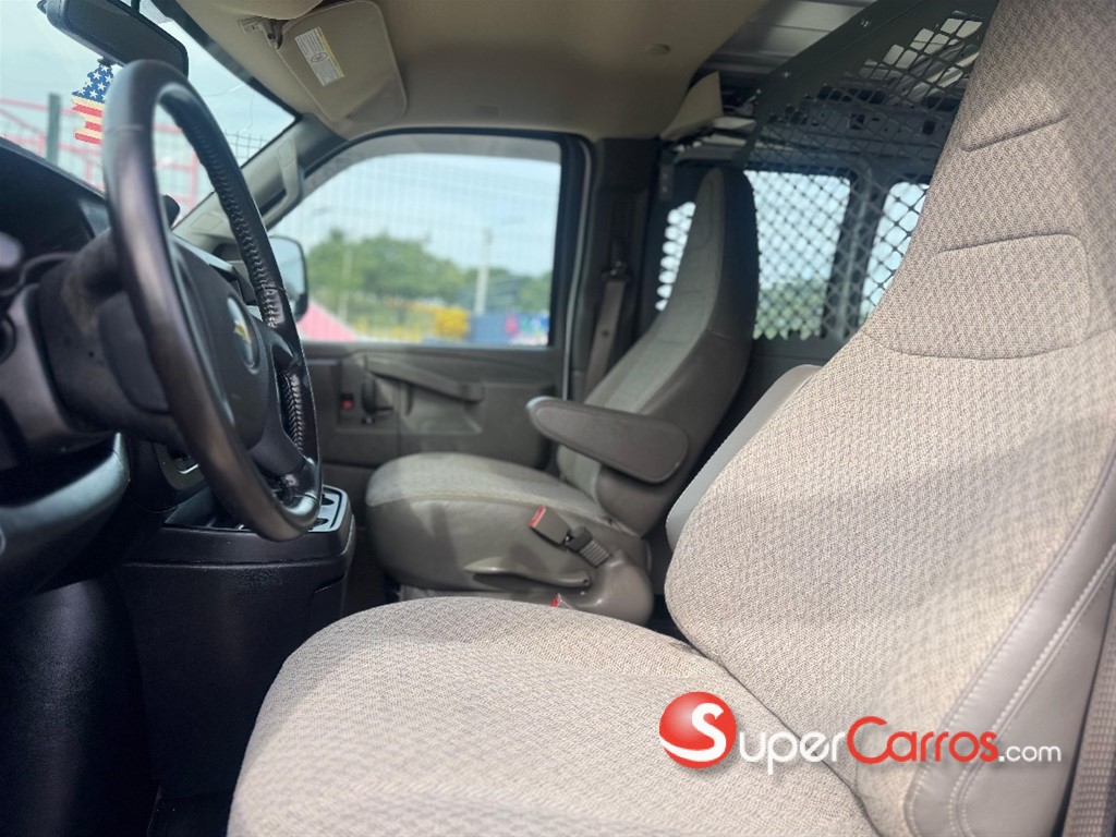 2020 Chevrolet Express — foto 11 / 12