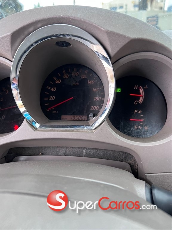 2006 Toyota Fortuner — foto 11 / 12