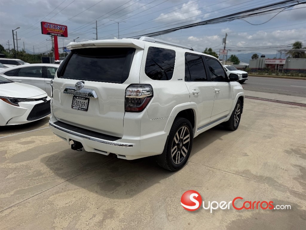 2015 Toyota 4 Runner Limited — foto 4 / 9