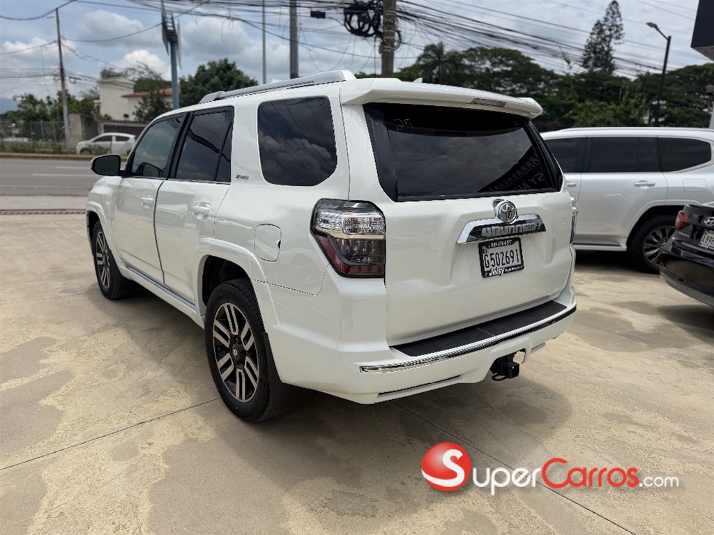 2015 Toyota 4 Runner Limited — foto 6 / 9