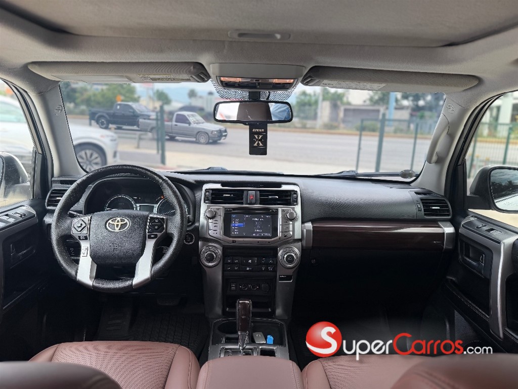 2015 Toyota 4 Runner Limited — foto 9 / 9