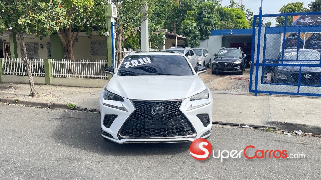 2019 Lexus NX 300 F Sport — foto 2 / 12