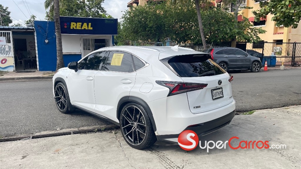 2019 Lexus NX 300 F Sport — foto 4 / 12