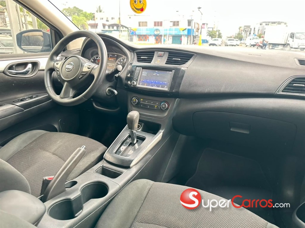2019 Nissan Sentra SE — foto 4 / 6