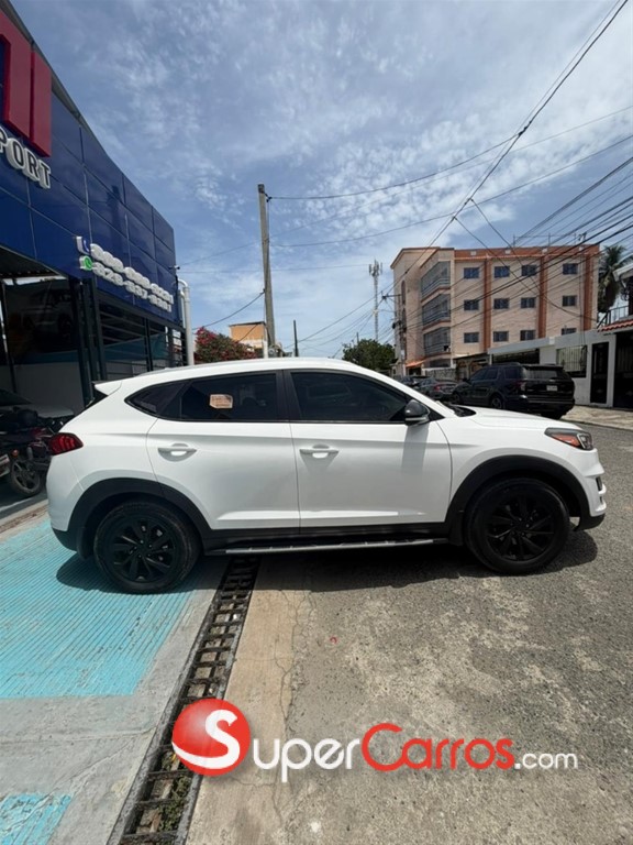 2021 Hyundai Tucson SE — foto 10 / 12