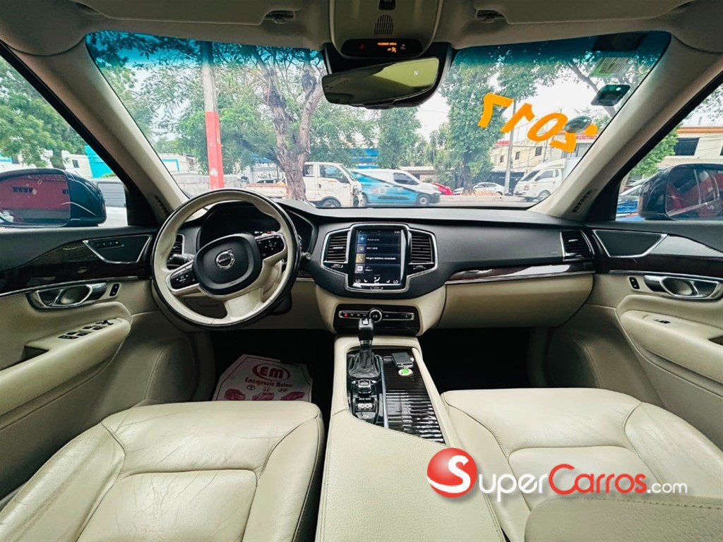 2017 Volvo XC90 Momentum T6 — foto 7 / 11
