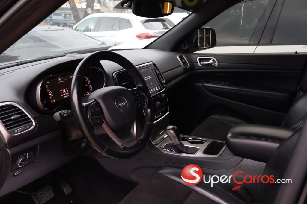 2021 Jeep Grand Cherokee Laredo — foto 10 / 11