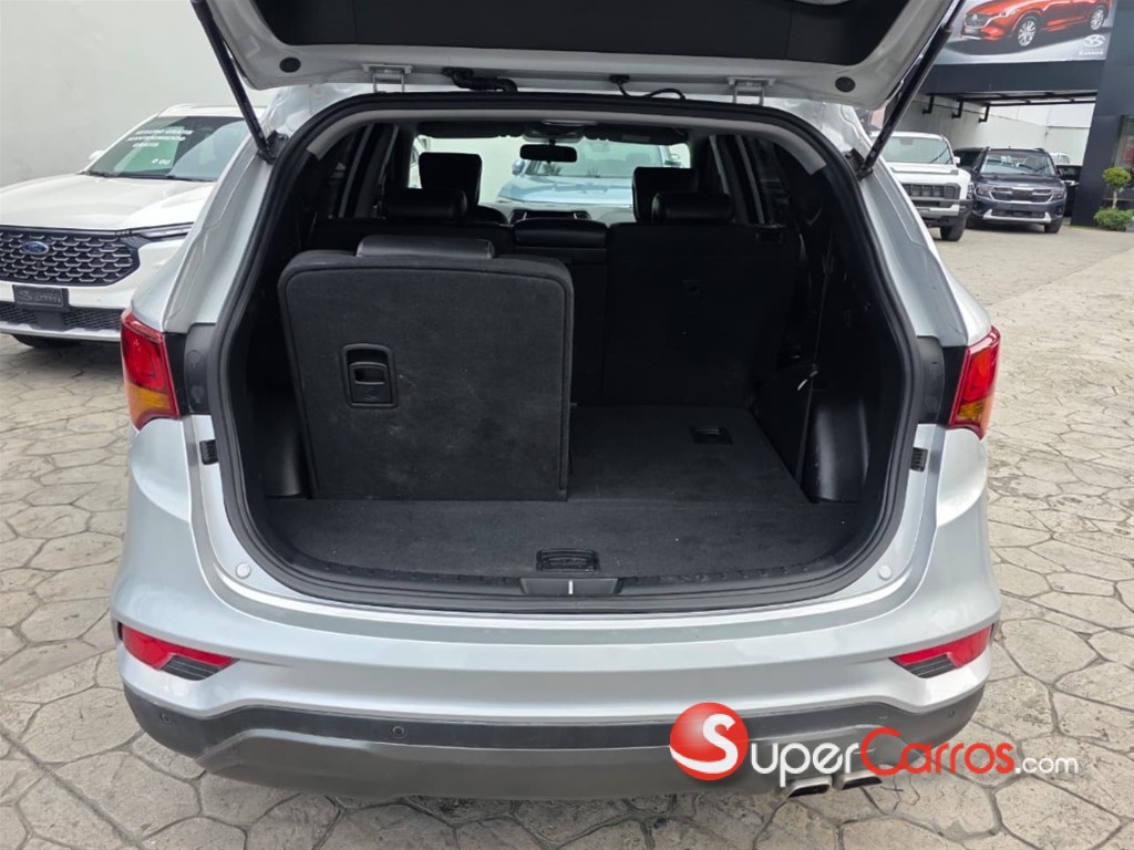 2017 Hyundai Santa Fe — foto 7 / 12