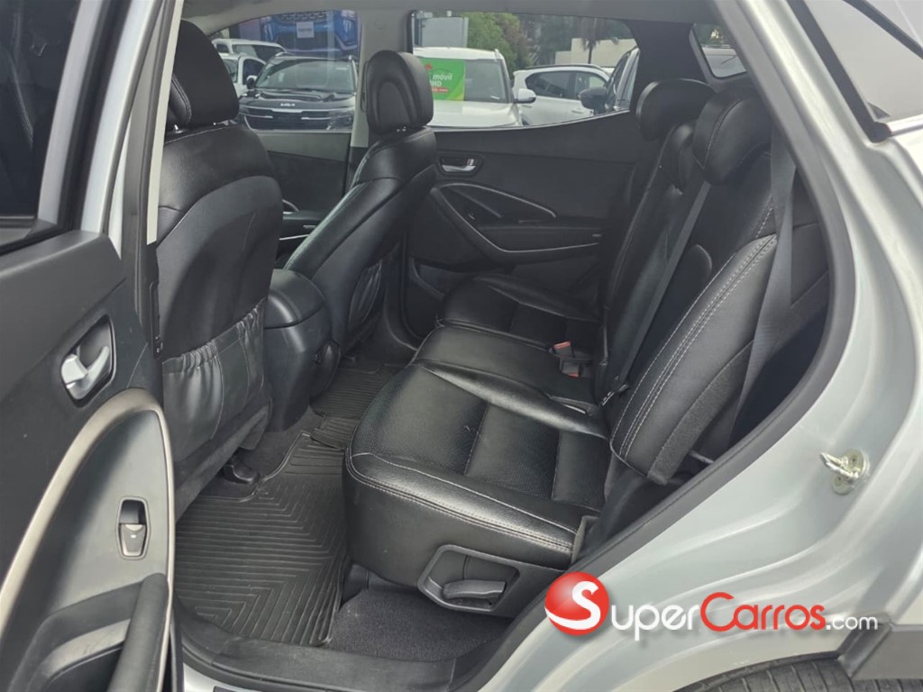 2017 Hyundai Santa Fe — foto 9 / 12