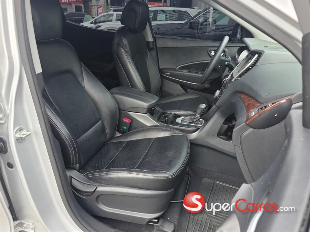 2017 Hyundai Santa Fe — foto 10 / 12
