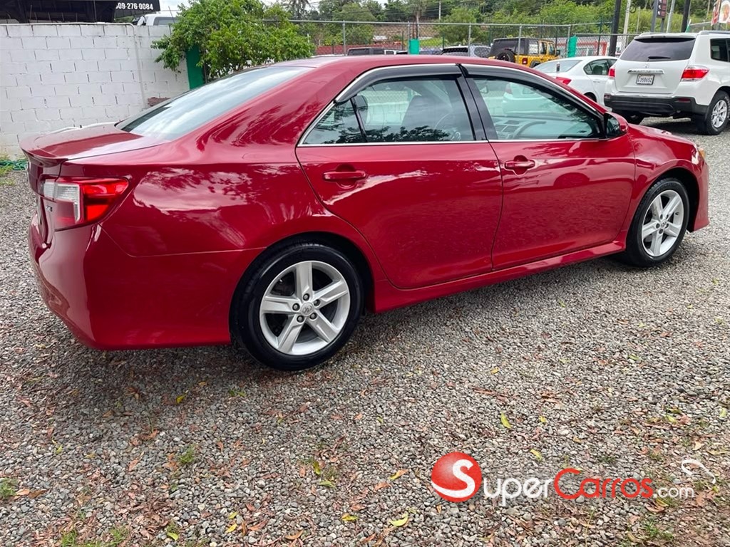 2014 Toyota Camry SE — foto 3 / 7