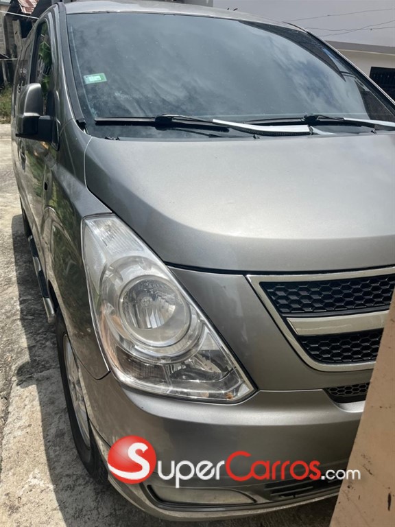 2016 Hyundai Grand Starex
