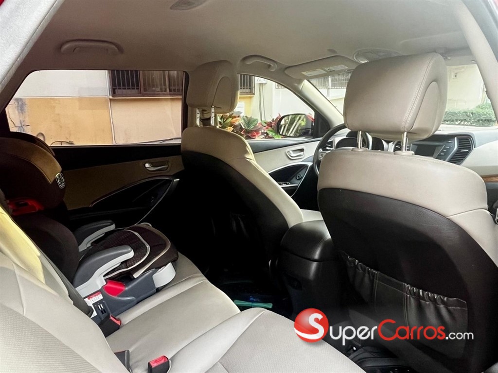 2016 Hyundai Santa Fe — foto 9 / 11