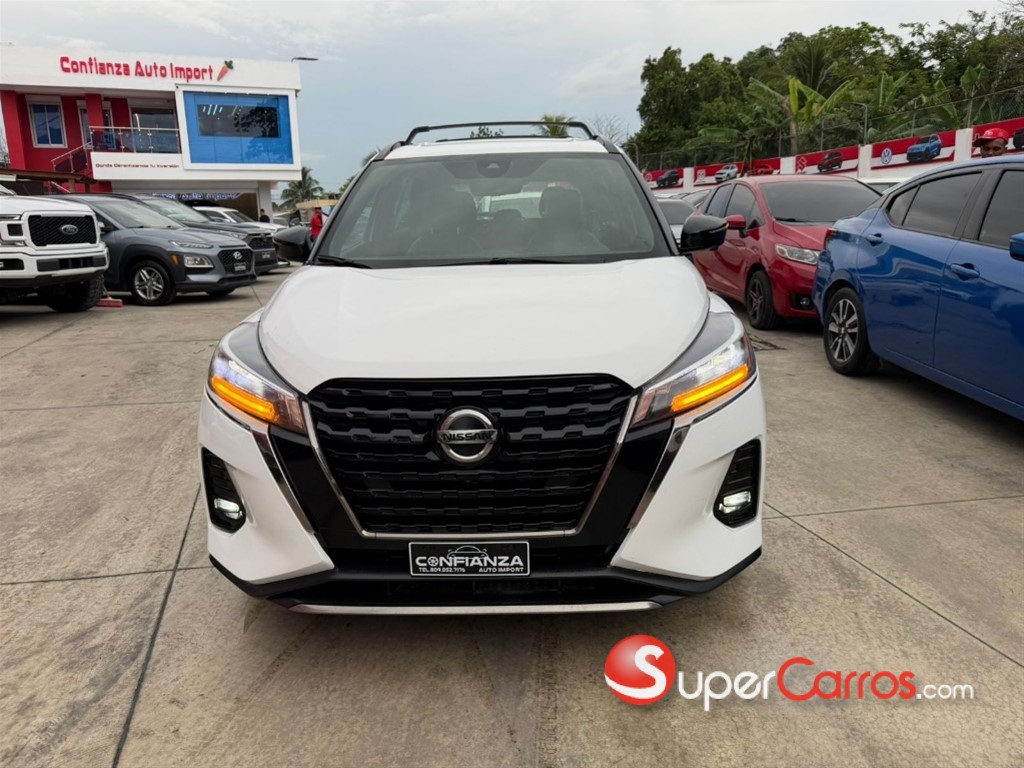 2020 Nissan Kicks SR — foto 2 / 9