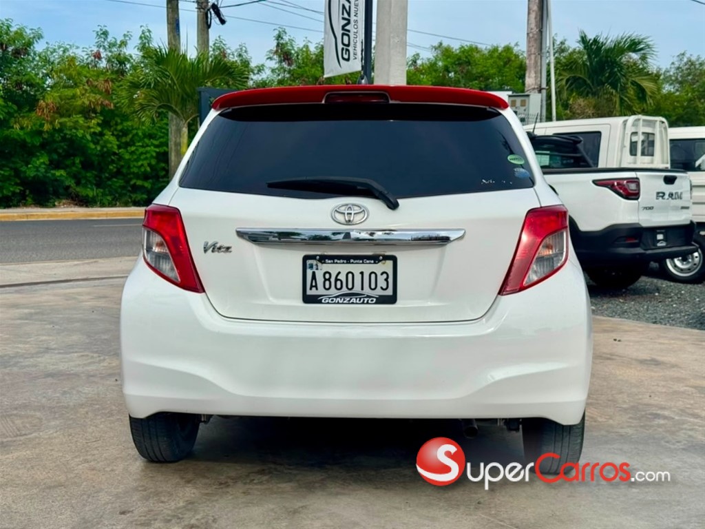 2014 Toyota VITZ — foto 4 / 11