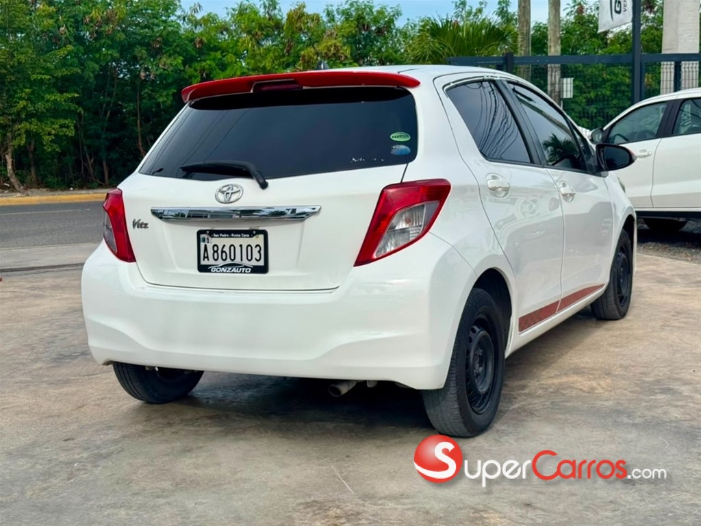 2014 Toyota VITZ — foto 6 / 11