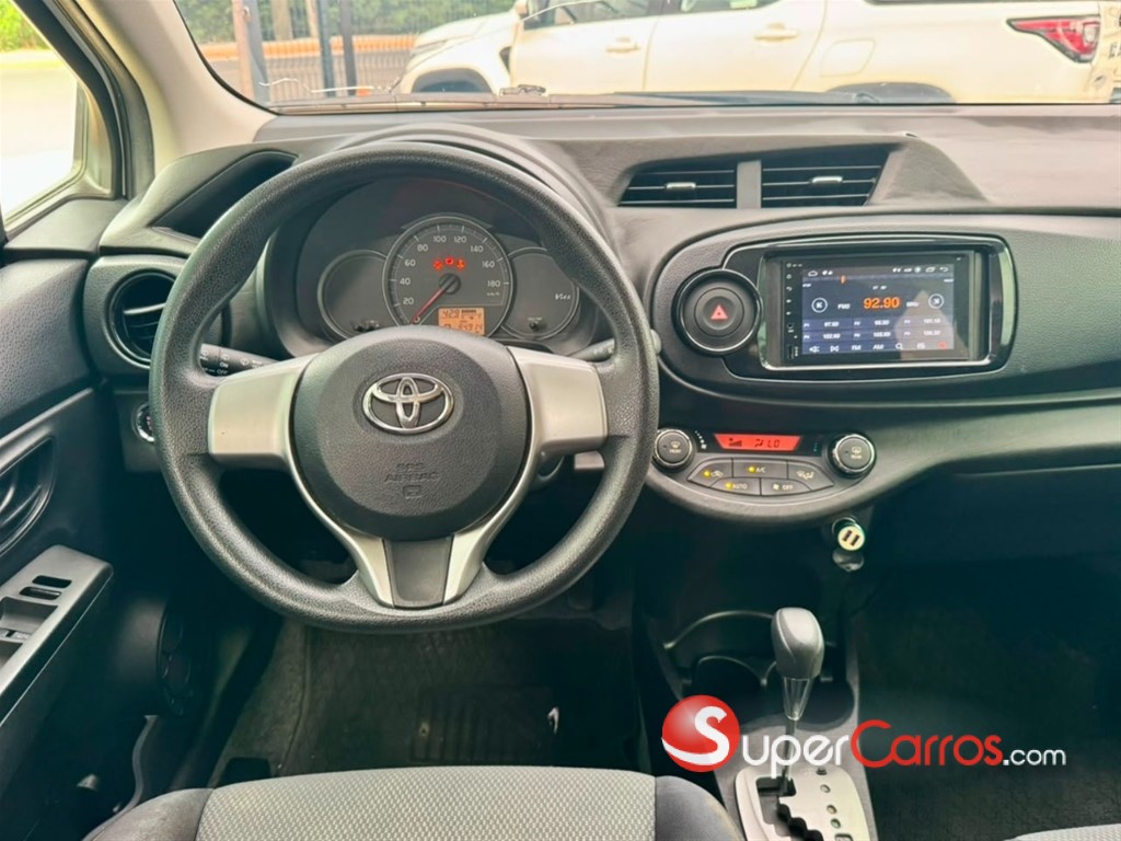 2014 Toyota VITZ — foto 10 / 11