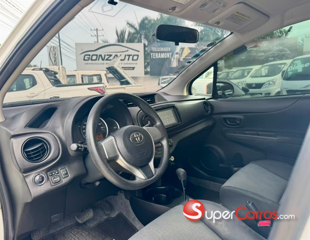 2014 Toyota VITZ — foto 11 / 11