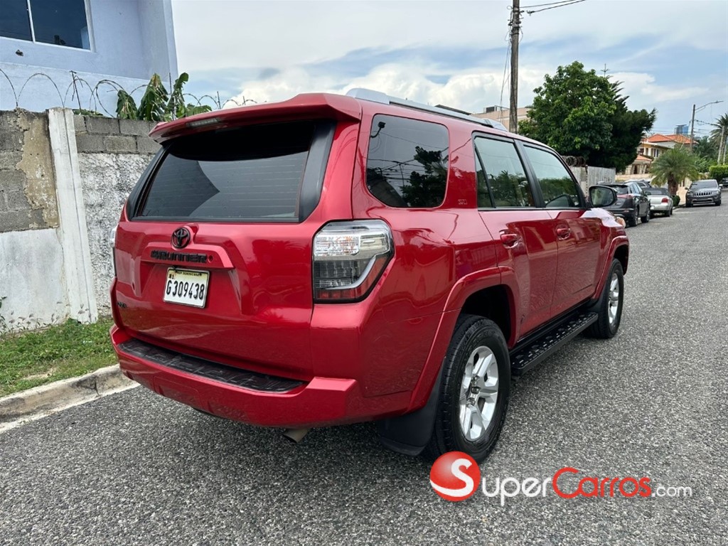 2014 Toyota 4 Runner SR5 — foto 4 / 12