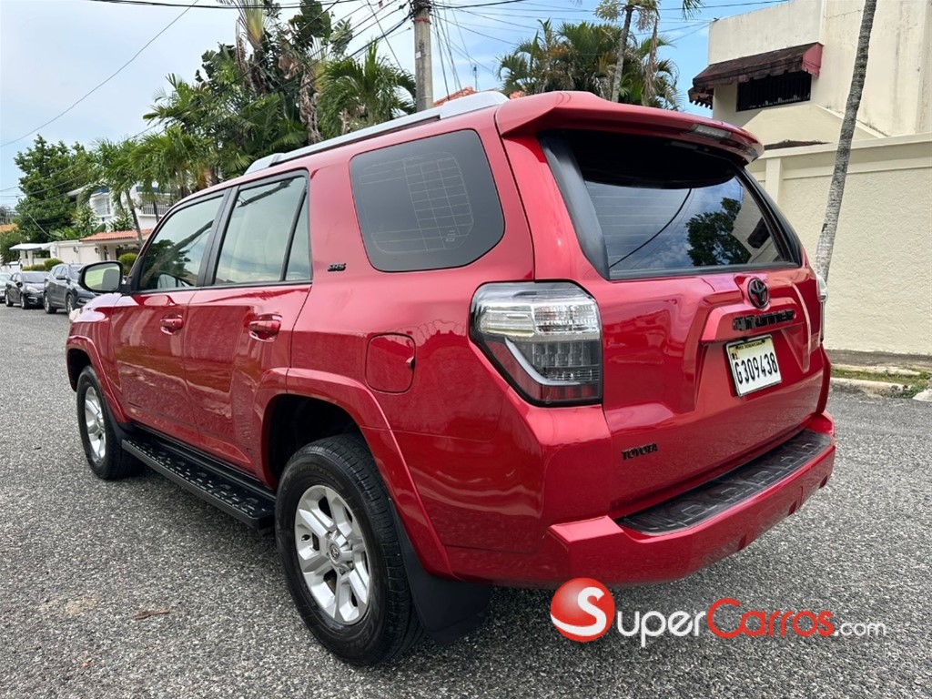 2014 Toyota 4 Runner SR5 — foto 6 / 12