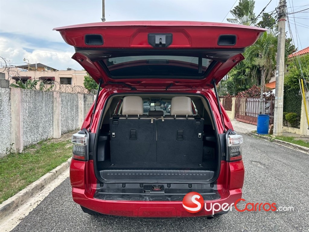 2014 Toyota 4 Runner SR5 — foto 7 / 12
