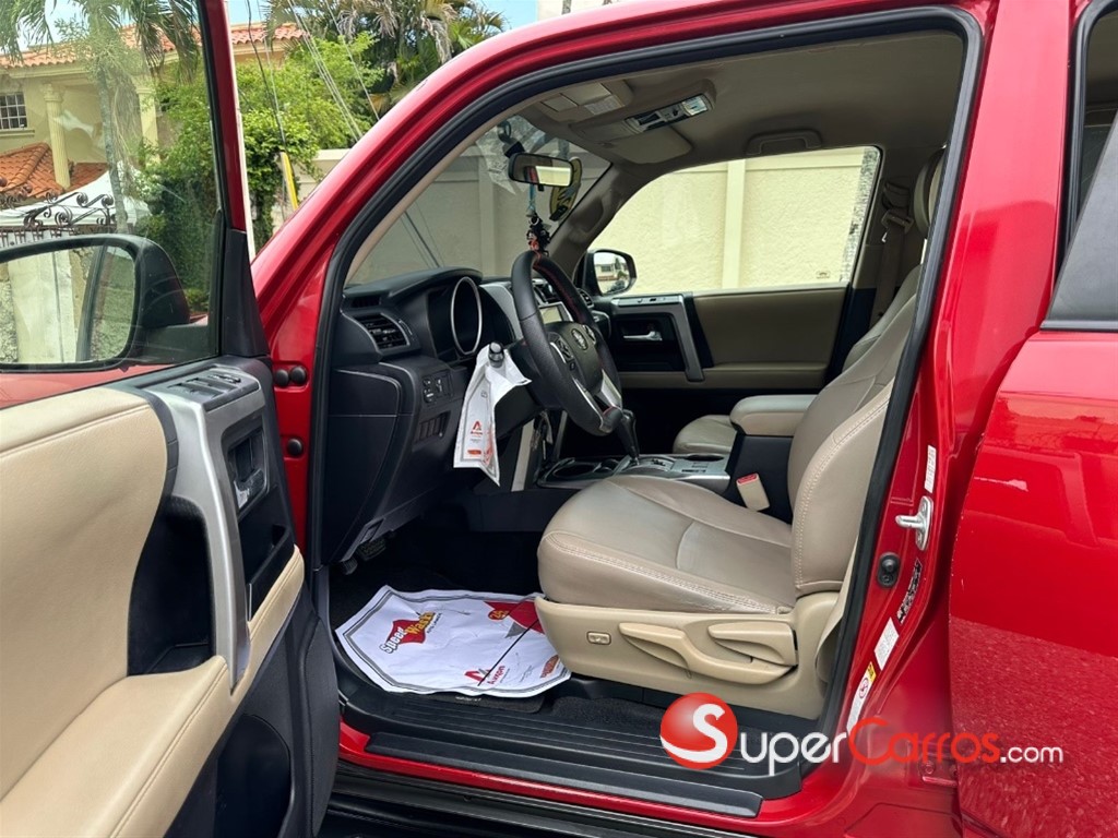 2014 Toyota 4 Runner SR5 — foto 10 / 12