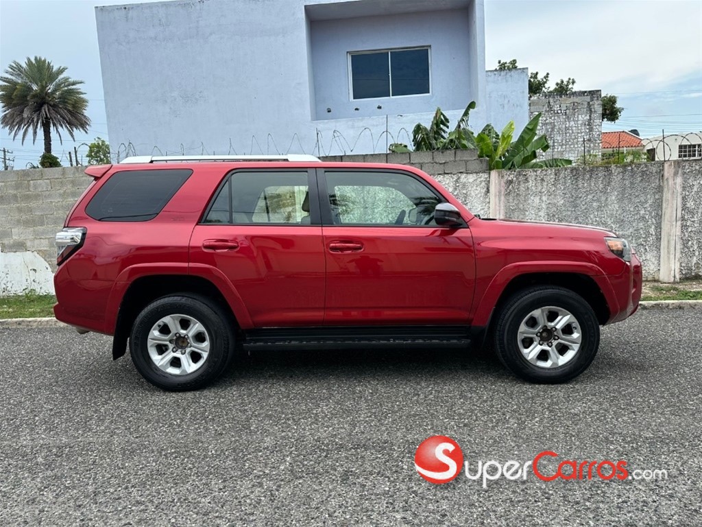 2014 Toyota 4 Runner SR5 — foto 12 / 12