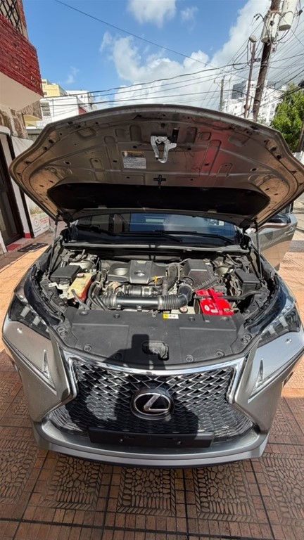 2017 Lexus NX 200T — foto 3 / 10