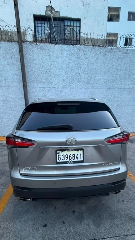 2017 Lexus NX 200T — foto 6 / 10