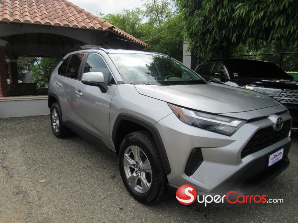 2022 Toyota RAV4 XLE — foto 2 / 12