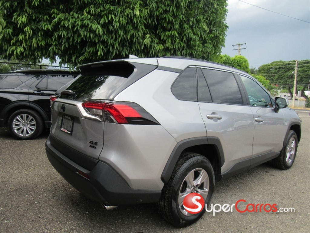 2022 Toyota RAV4 XLE — foto 3 / 12